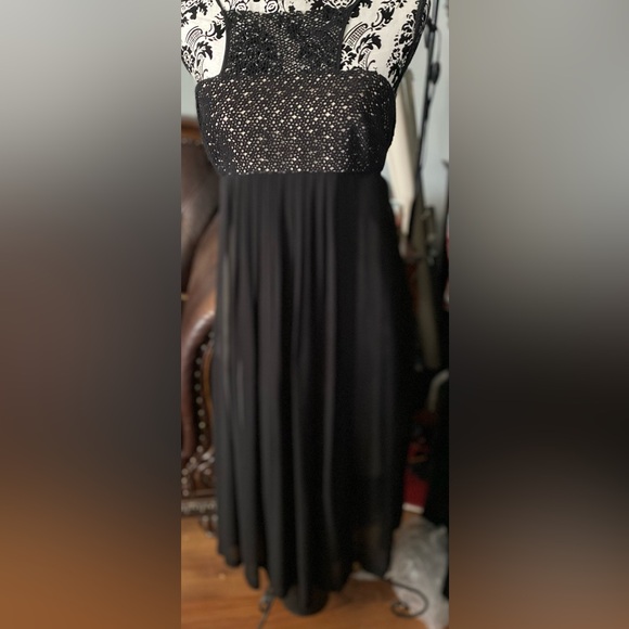 Club Monaco, stunning gown size 00 - Picture 3 of 10
